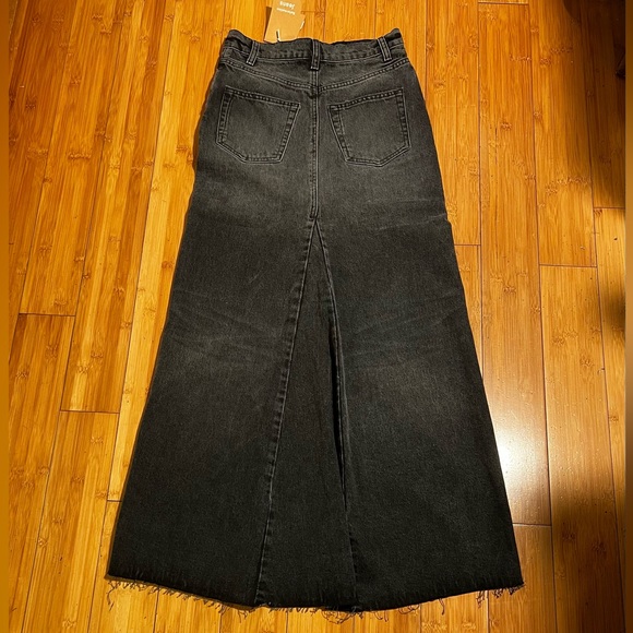 HP 🎉 NWT Reformation Tazz Maxi Denim Skirt Size S / 24 - Picture 5 of 16